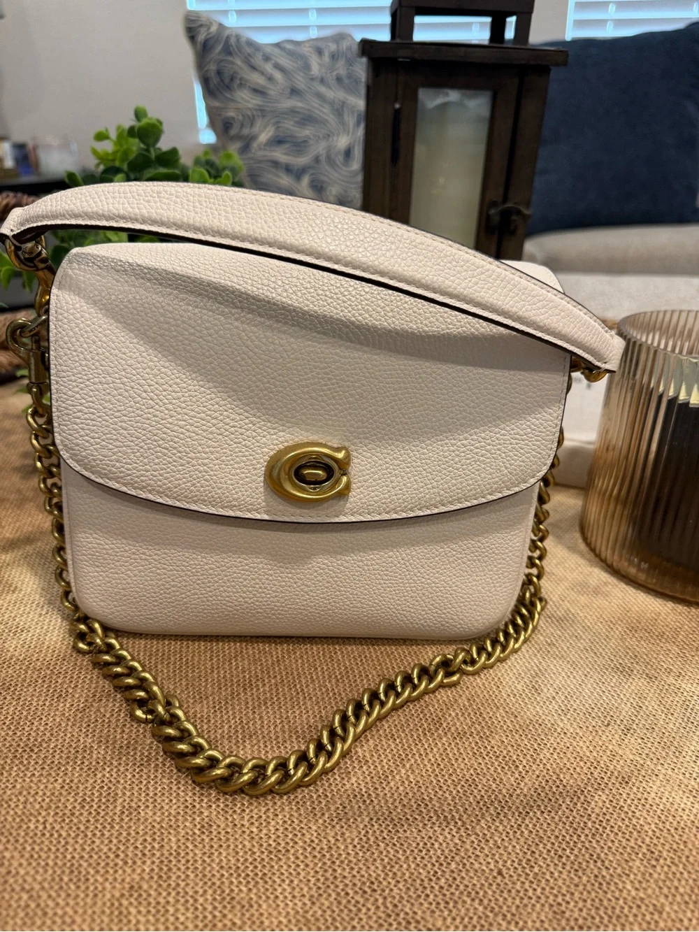 🤍🤍Coach Cassie Crossbody Bag 19          Brass/Chalk